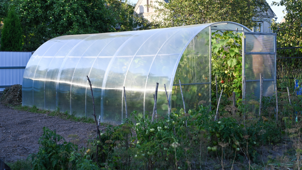 How to properly install a polycarbonate greenhouse